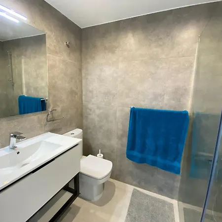 Superbe Premiere Ligne Avec Piscine